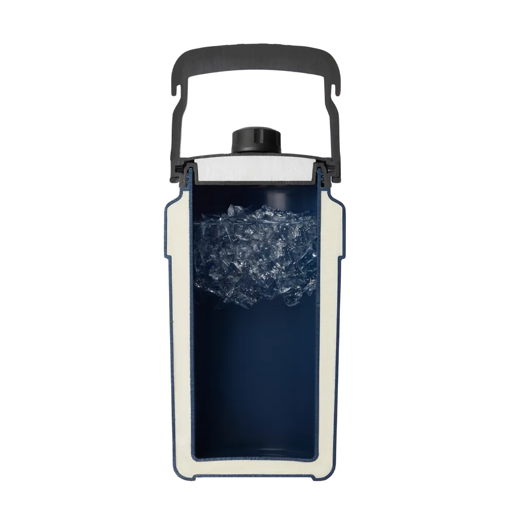 YETI Silo™ Jug with Magdock™ Chug Cap 0.5 gal Navy
