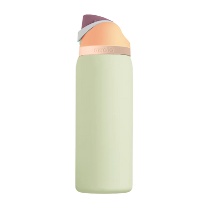 Front customization side of the Owala Freesip 32 oz in Surfs Edge 