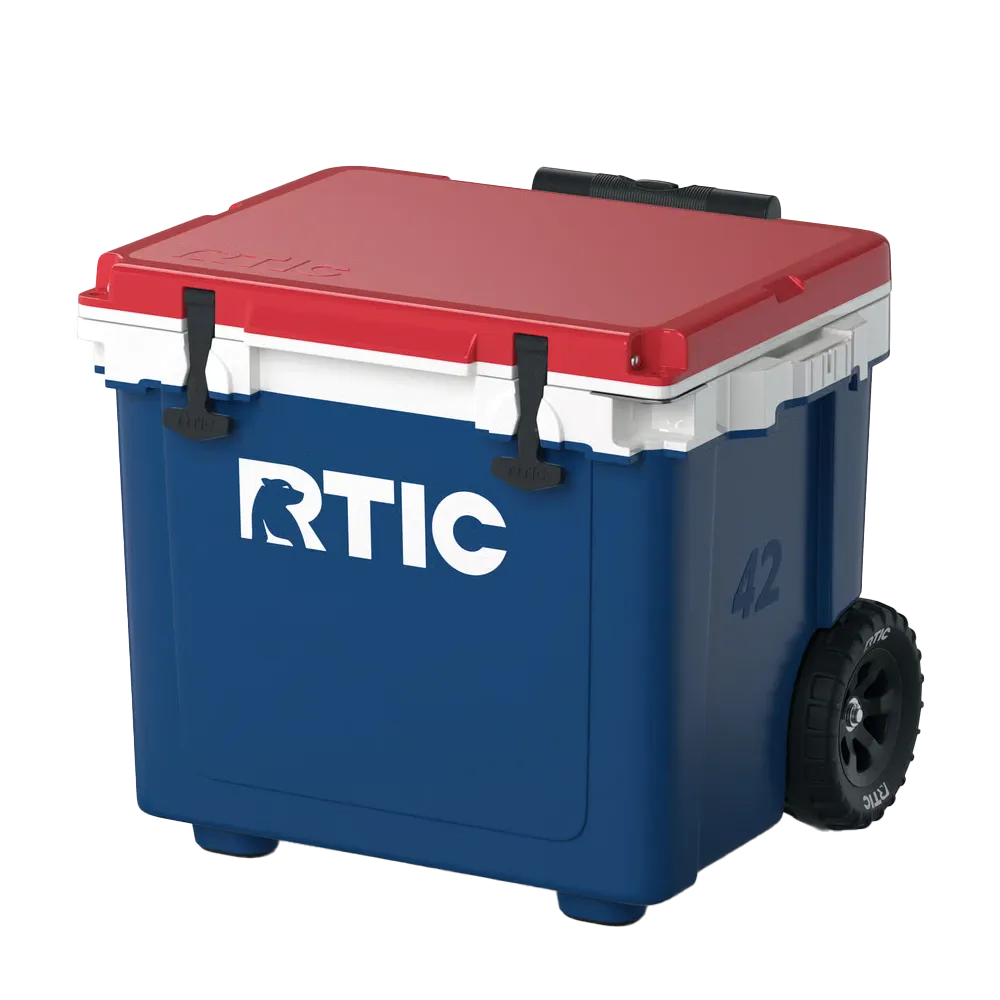 RTIC Ultra Light Cooler with Wheels 42 qt in Patriot 