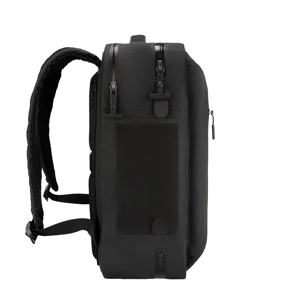 RTIC Ultra-Dry Backpack 26 lt in Black and Graphite 